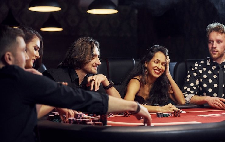 rupiahtoto asia dadu online live-dealer game on mobile phone with dice roll in progress